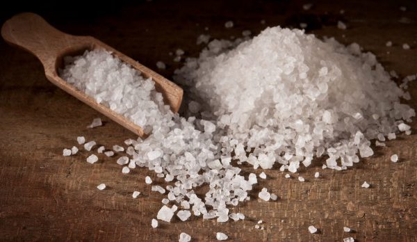 Excès de sel: quels sont les risques pour notre santé?