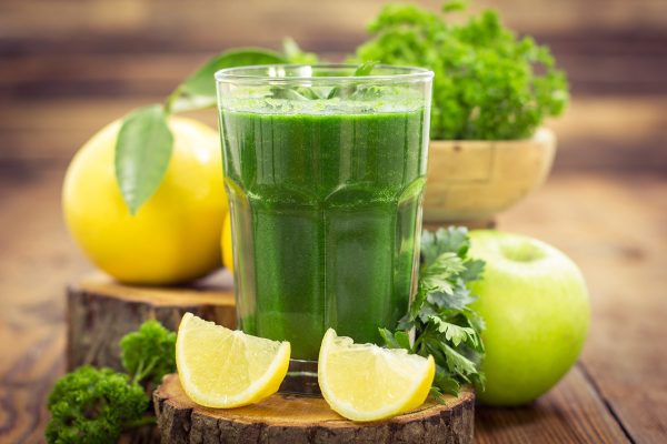 Jus vert avec fruits et légumes | Recette Santé OfficeMed